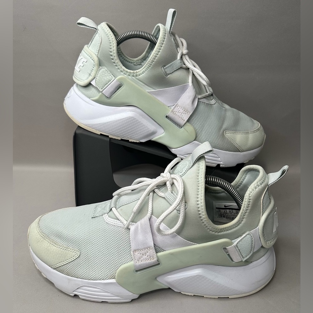 Nike Air Huarache City Low Women's Size 12 Green Mesh Lace Up Sneaker Shoes